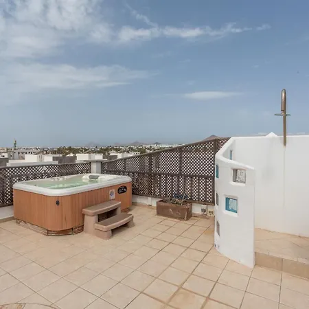 דירה Penthouse Con Jacuzzi קוסטה טגוויסה